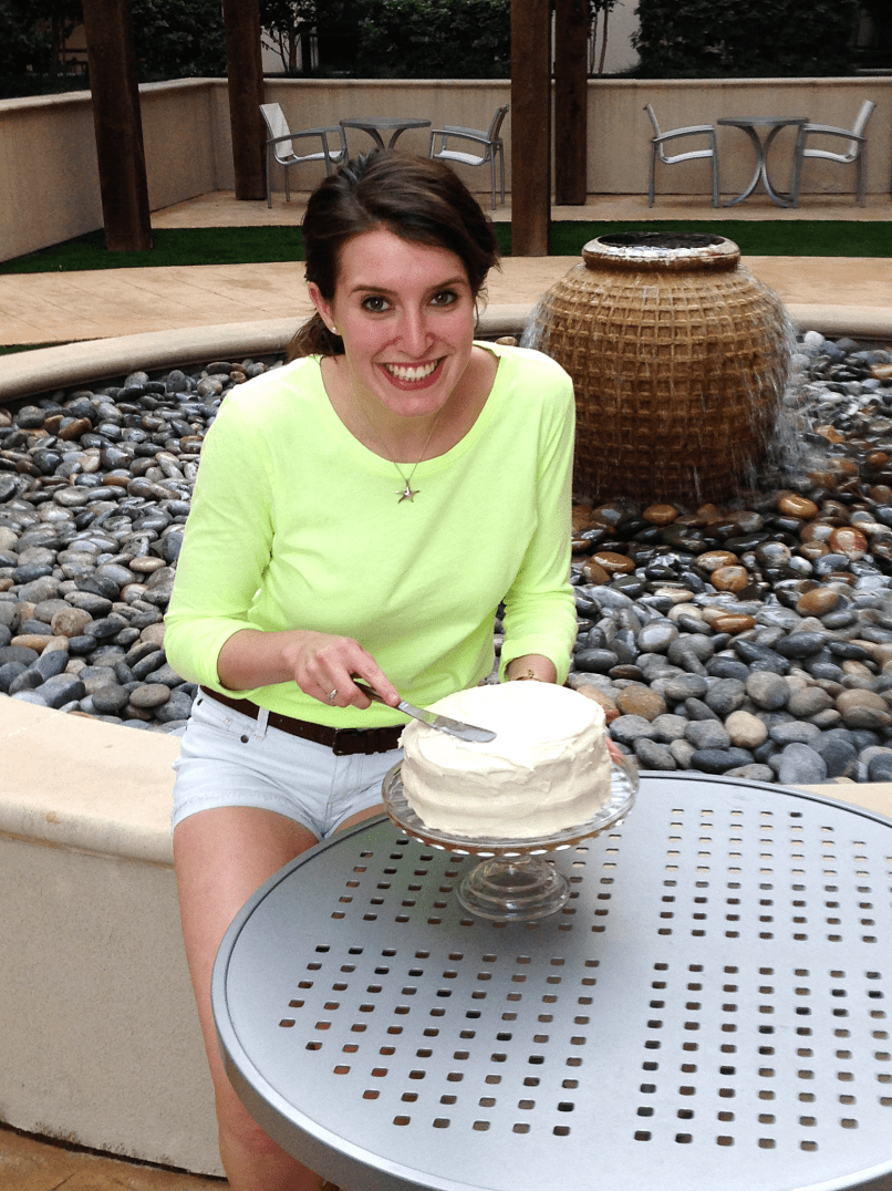 Buttercream Frosting - frosting the cake outside (2)