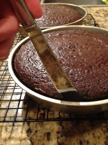 Cake Tip 4 - knife around cake