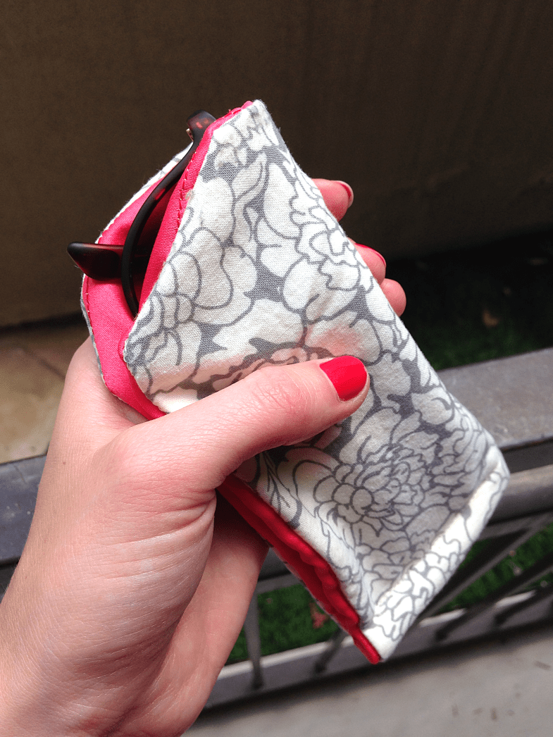 Bunny Baubles Sunnies Sleeve