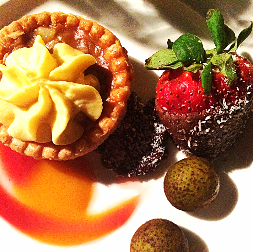 Luau Loving by Bunny Baubles Blog 19