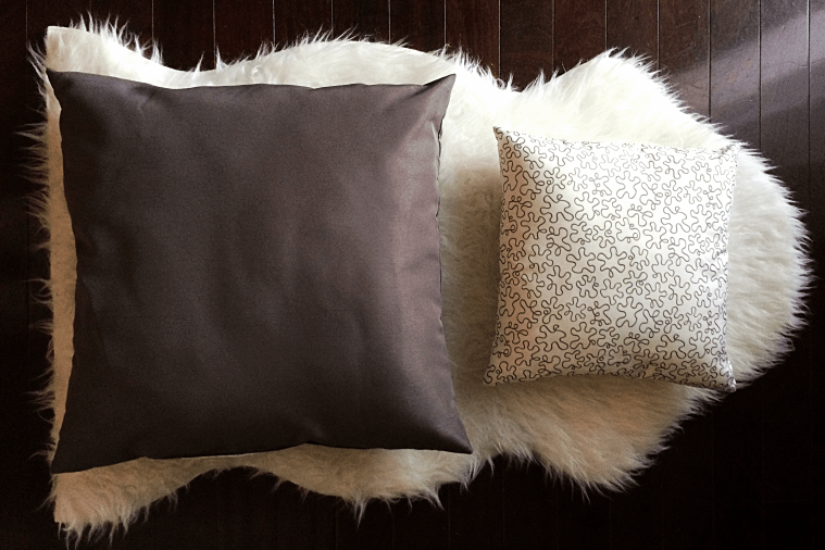 DIY Fur Pillow Case by Bunny Baubles 2