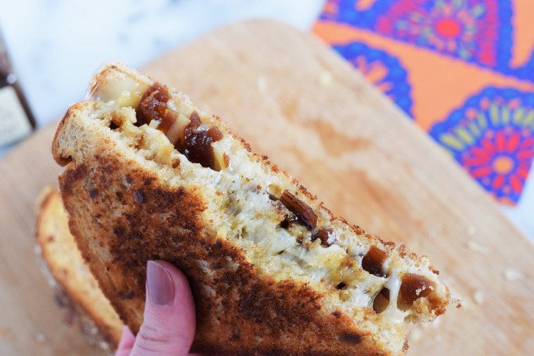 grilled-cheese-with-caramelized-onion-chutney-by-bunny-baubles-5
