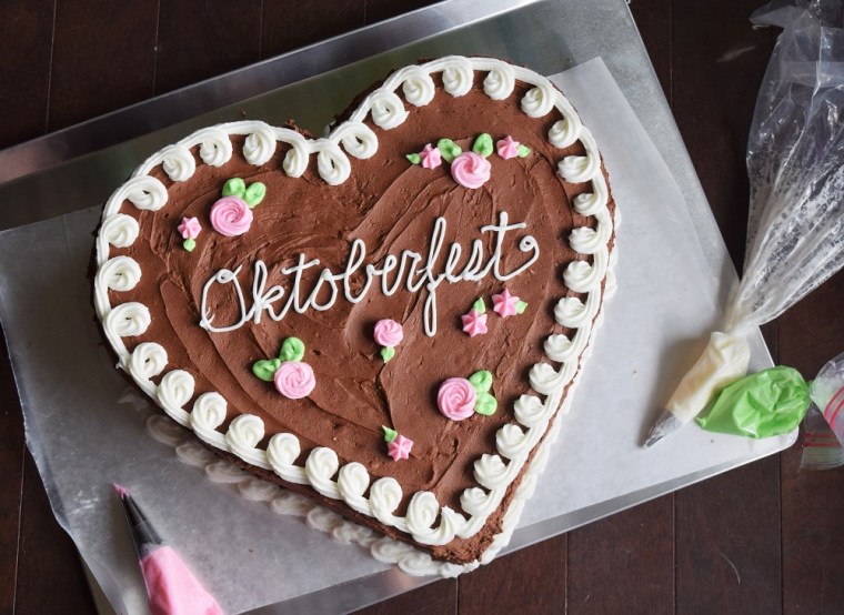 oktoberfest-cookie-cake-by-bunny-baubles-5