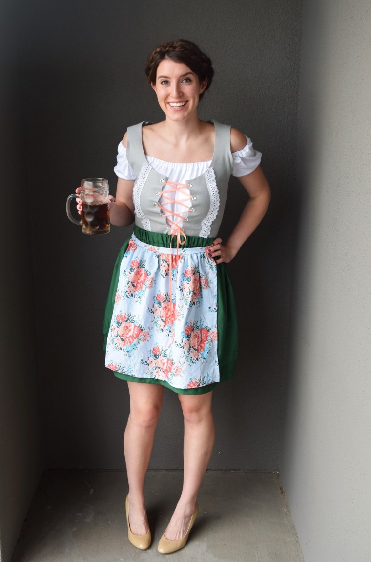 oktoberfest-dirndl-diy-by-bunny-baubles-1