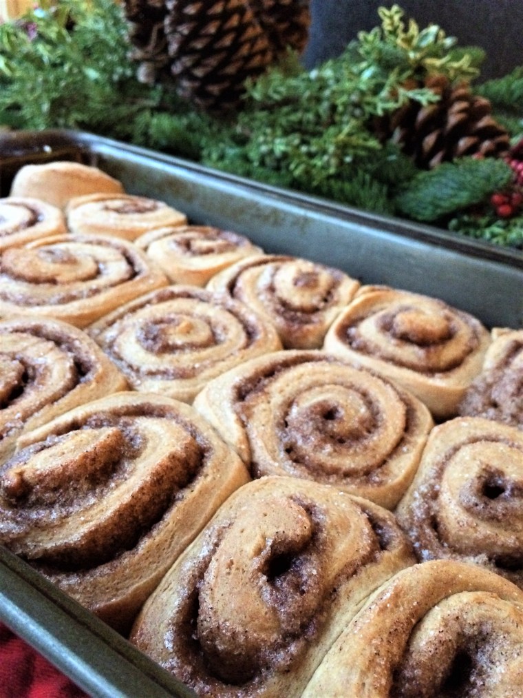 homemade-cinnamon-rolls-by-bunny-baubles-blog-6