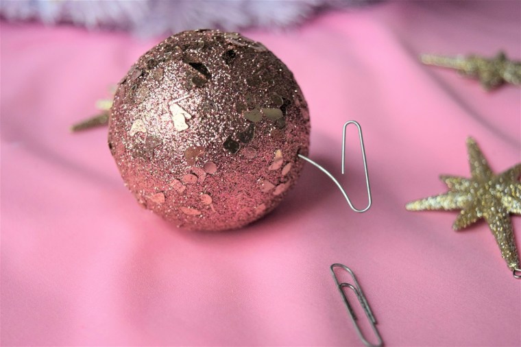 diy-blush-and-gold-wreath-by-bunny-baubles-3