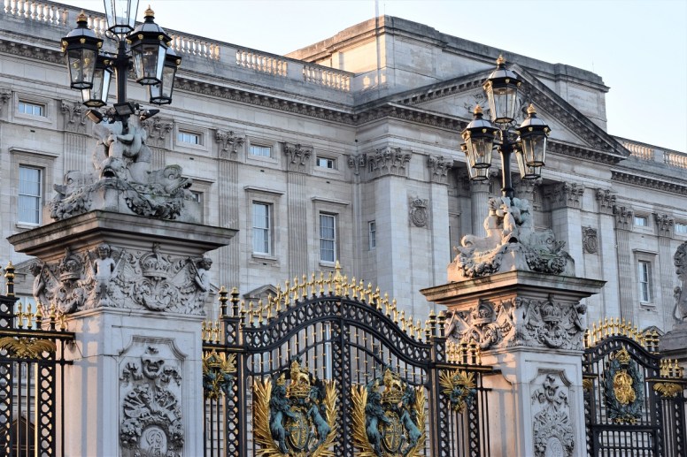 london-travel-tips-by-bunny-baubles-blog-buckingham-palace