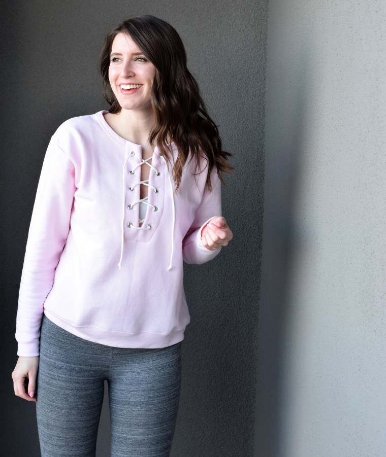 diy-lace-up-sweatshirt-by-bunny-baubles-1