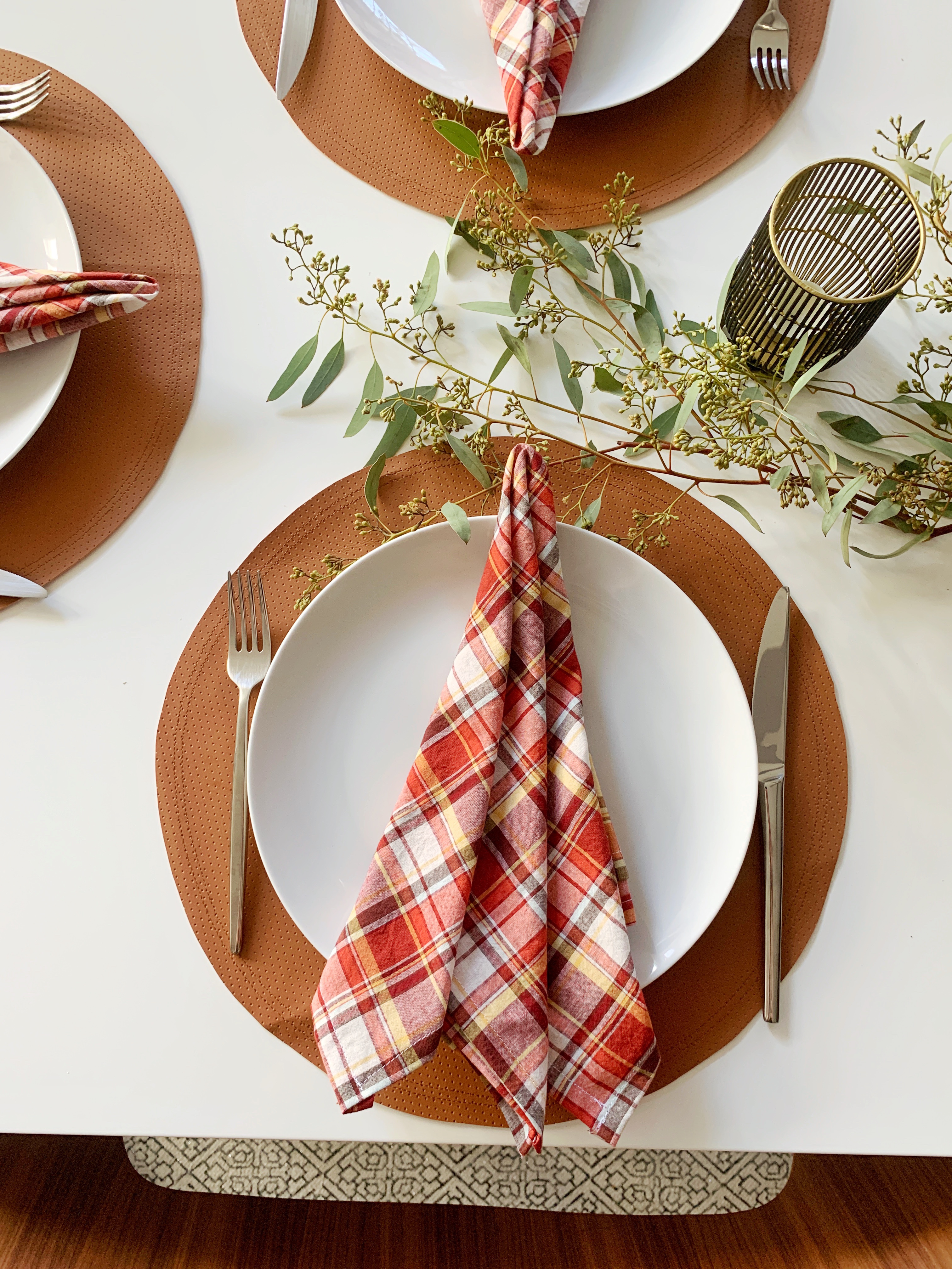 Thanksgiving table decorations