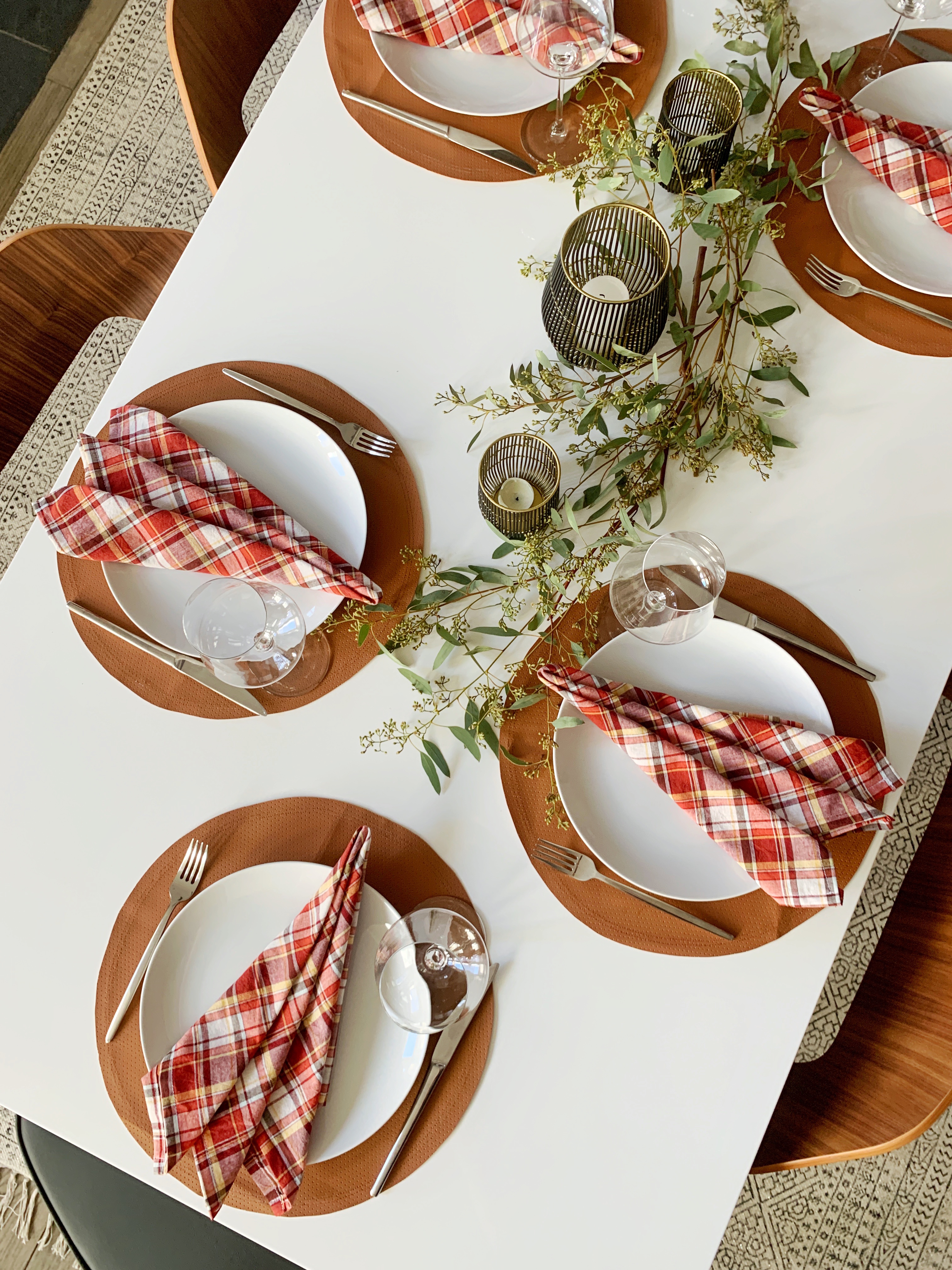 Thanksgiving table decorations